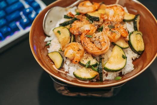 shrimp bowl with coconut rice